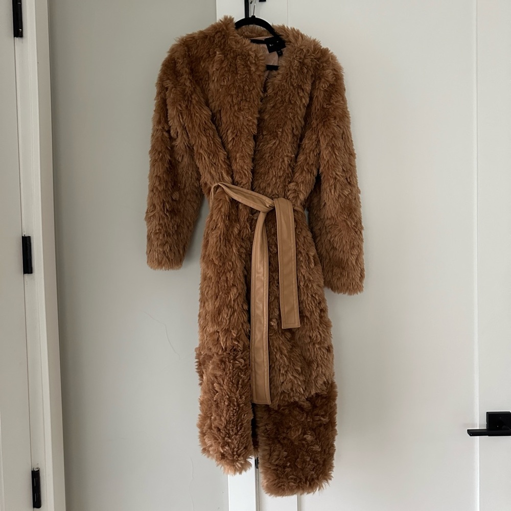 Express fur like coat